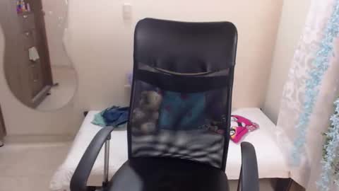 NICOLE online show from December 14, 1:17 am