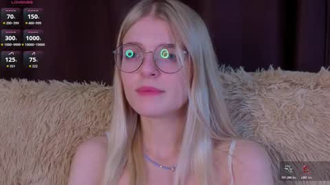 Monica online show from November 14, 5:48 pm