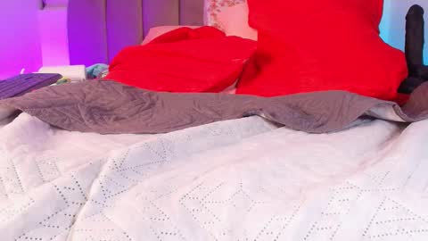 Maddy online show from November 23, 1:20 pm