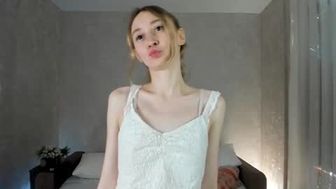  Gwen  online show from October 26, 4:35 am