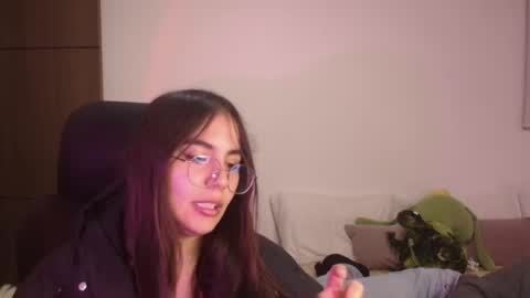 max and abby online show from July 15, 2:17 am