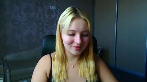 Melanie online show from February 20, 6:59 am