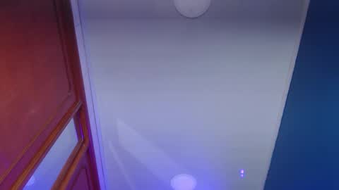 _milu23_ online show from November 19, 3:11 pm