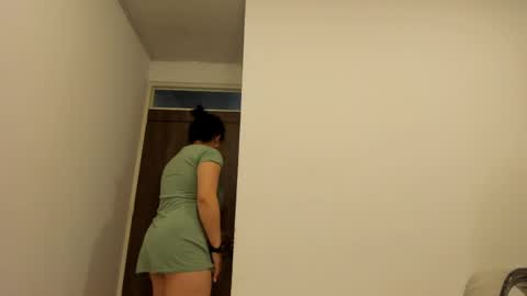 _miss_coco_ online show from April 25, 1:41 pm