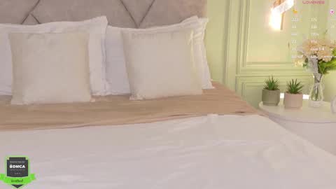 kimberley cruz online show from March 7, 1:00 pm