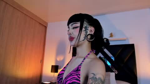 mizuki  online show from April 30, 5:40 pm