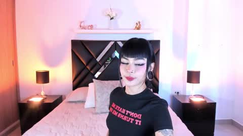 mizuki  online show from March 14, 5:17 pm