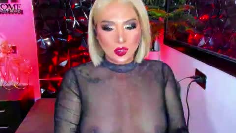 _natashacooper_ online show from April 5, 6:38 pm