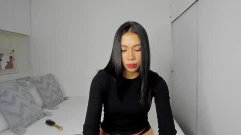 independent model natha online show from November 20, 5:50 am