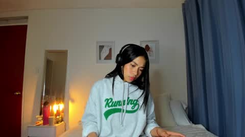 independent model natha online show from February 21, 8:51 am