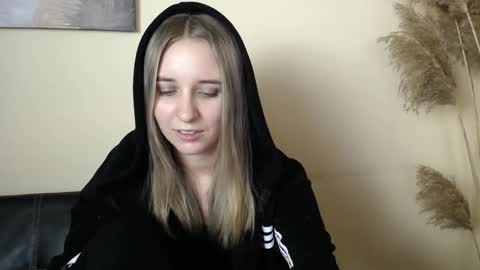 Nica online show from November 15, 1:56 pm