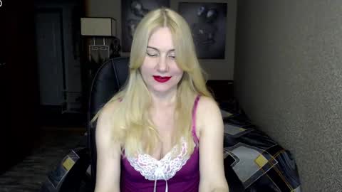 Donella    online show from February 17, 8:16 pm