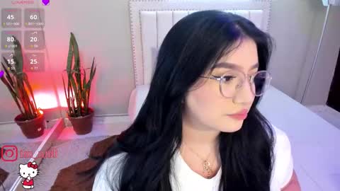   online show from December 5, 12:25 pm