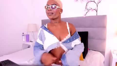 Opraah online show from December 15, 12:23 pm