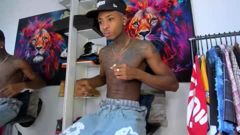 Kevin  online show from October 25, 6:30 pm