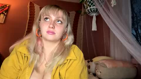 _peaceoutgirlscout_ online show from November 3, 11:28 pm