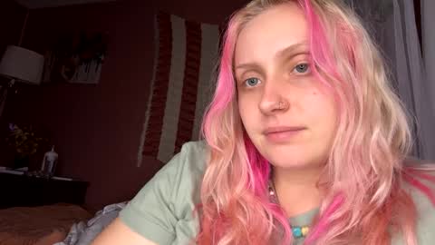 _peaceoutgirlscout_ online show from September 21, 1:42 am