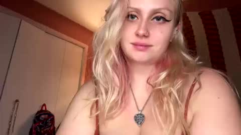 _peaceoutgirlscout_ online show from October 13, 12:12 am