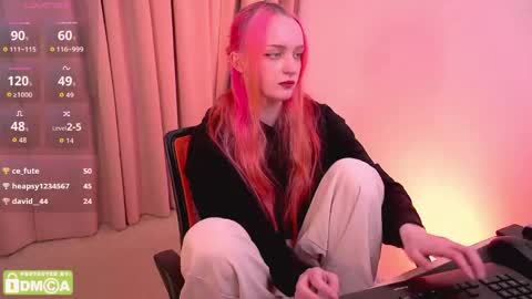 Maisie online show from April 19, 6:10 pm