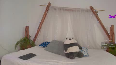 Moon online show from February 20, 9:28 pm