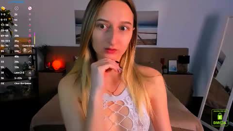 Snapshot of _ri_na_ chatting on September 26, 5:26 am I am Rina online show from September 26, 5:26 am