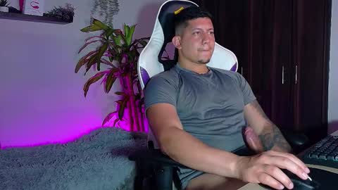 Roberto online show from November 19, 4:34 am