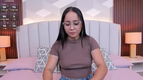 Snapshot of _sammy_fit chatting on February 12, 12:33 pm Antonella online show from February 12, 12:33 pm
