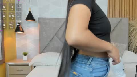 Snapshot of _sammy_fit chatting on October 20, 12:32 pm Antonella online show from October 20, 12:32 pm