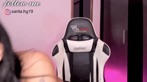 Snapshot of _sara_hernandez chatting on January 21, 9:57 am Sara  intagram online show from January 21, 9:57 am