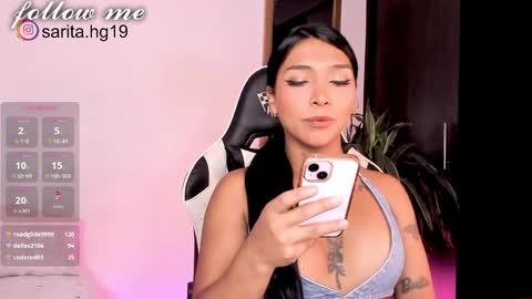 Snapshot of _sara_hernandez chatting on February 21, 2:16 pm Sara  intagram online show from February 21, 2:16 pm