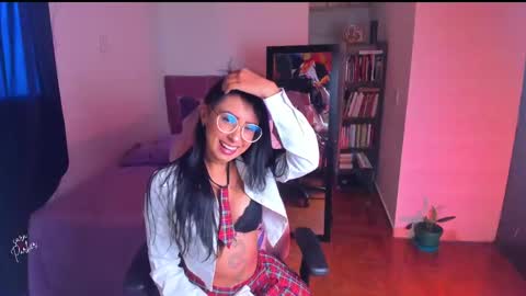 Snapshot of _saraaparker_ chatting on March 3, 12:17 pm Sarita  online show from March 3, 12:17 pm