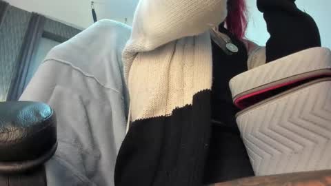 Selene online show from February 24, 1:30 am