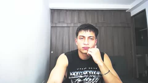 Juan Pablo-independent model online show from March 17, 6:18 am