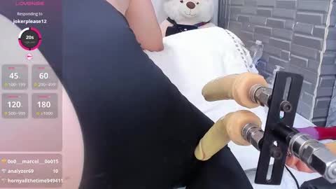 _sharlottt_ online show from February 21, 1:11 pm