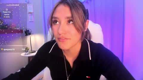 Sophie  online show from March 30, 8:20 pm