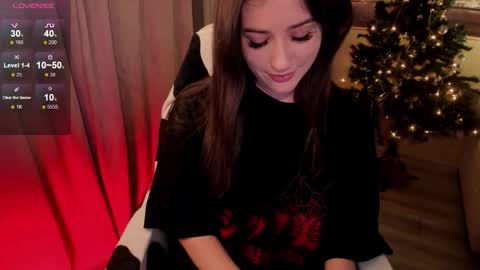 _sserendipityy_ online show from December 18, 7:53 pm