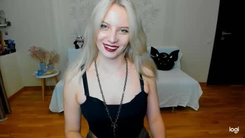 Snapshot of _sweet_addiction_ chatting on September 22, 3:27 pm Marie online show from September 22, 3:27 pm