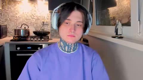 _torfin_ online show from February 21, 9:51 pm