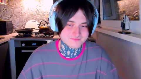 _torfin_ online show from March 13, 11:08 pm