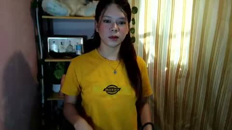 _urpetitegirl online show from June 12, 12:20 am
