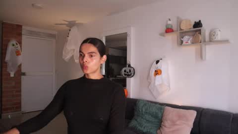 Anastasia Vahos online show from October 27, 7:03 pm