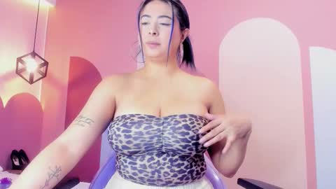 _valeryboobs_ online show from March 19, 1:05 pm
