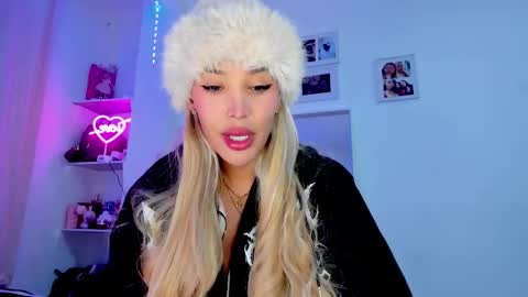   online show from February 14, 8:11 pm