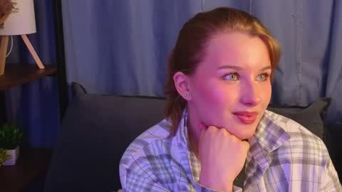 _watchmesmile_ online show from April 23, 4:31 am