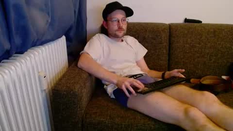 _whoisthatguy_ online show from December 5, 5:44 pm