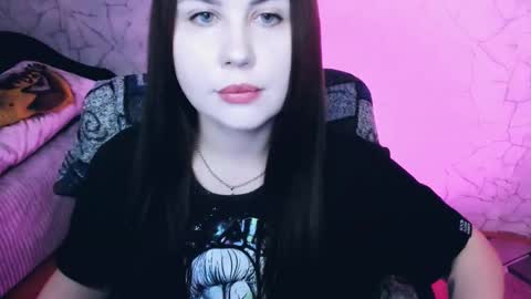 Mia online show from October 20, 7:30 pm