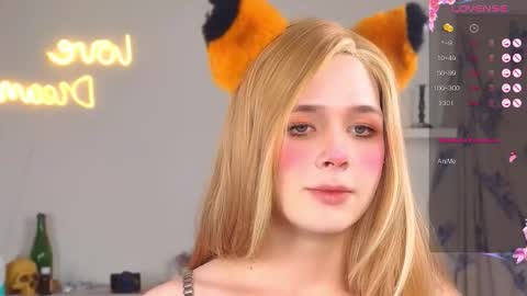 Snapshot of _yourfoxy_ chatting on October 22, 4:19 pm LITTLE FOX online show from October 22, 4:19 pm