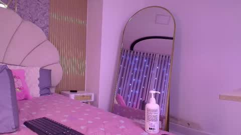 Aisha online show from March 5, 11:52 am