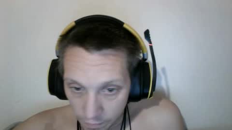 A Bored Dragon online show from December 16, 9:15 am