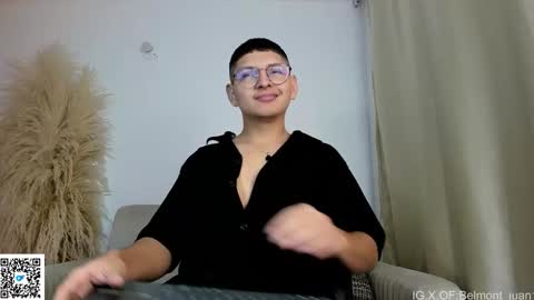 a_lejandro_0_8 online show from April 18, 5:09 am